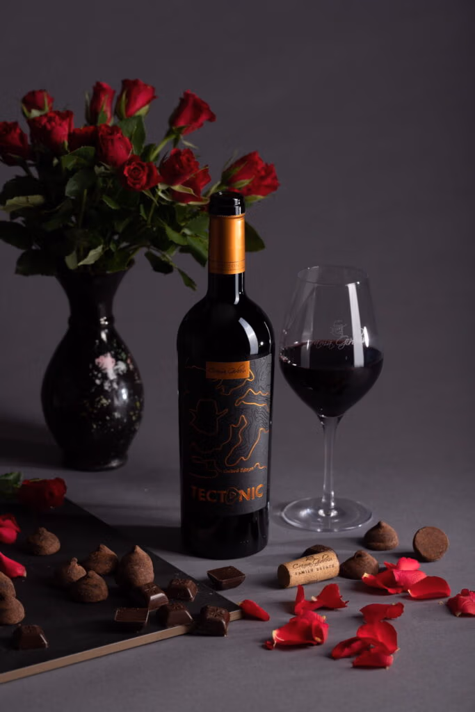 Cu ce se scot petele de vin roșu? Câteva indicații despre îndepărtarea acestora