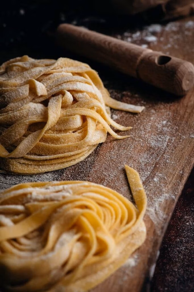 Povestea pastelor și 4 rețete celebre care merită un vin pe măsură Povestea pastelor și 4 rețete celebre care merită un vin pe măsură