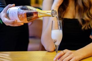 cum alegi un vin bun in restaurant